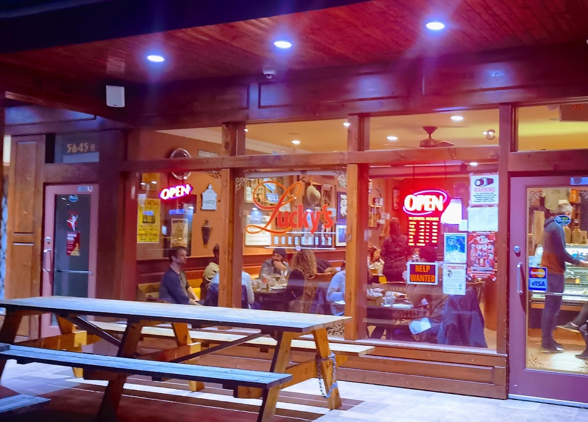 Lucky's Barbecue House